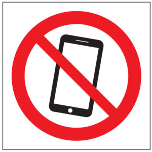 SINAL DE PROIBIÇÃO - UTILIZAR TELEMÓVEL OU SMARTWATCH (P447) - Proibição - Sinalização
